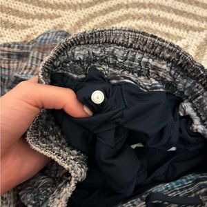 LULULEMON - hotty hot shorts